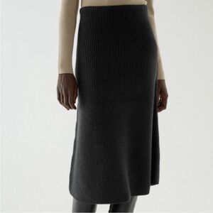 COS Wool Knit Midi Skirt XS Chunky Warm Work Winter Contemporary Natural Black